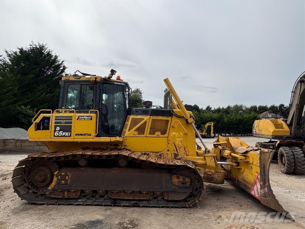 Komatsu D65PXI-18 Kāpurķēžu buldozeri