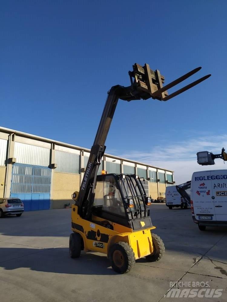 JCB TLT 30 Tehnika ar dīzeļa dzinēju
