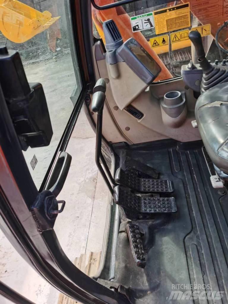 Hitachi ZX 70 Kāpurķēžu ekskavatori