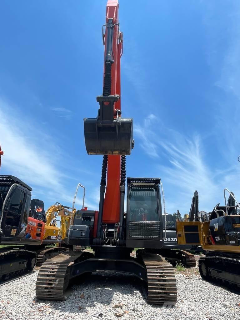 Hitachi ZX 240 Kāpurķēžu ekskavatori