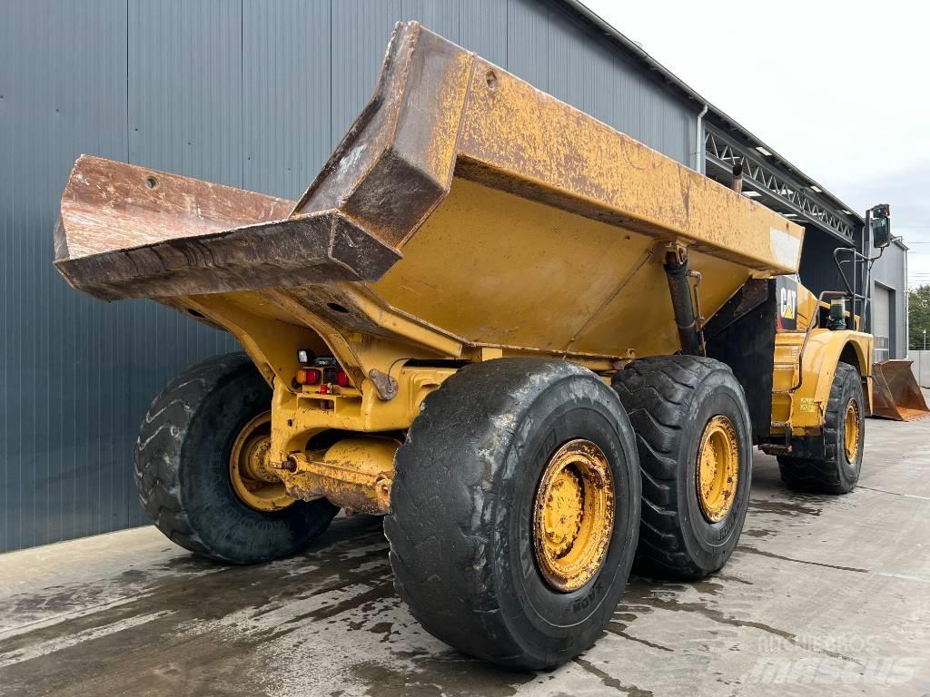 CAT 735B Artikulētie pašizgāzēji