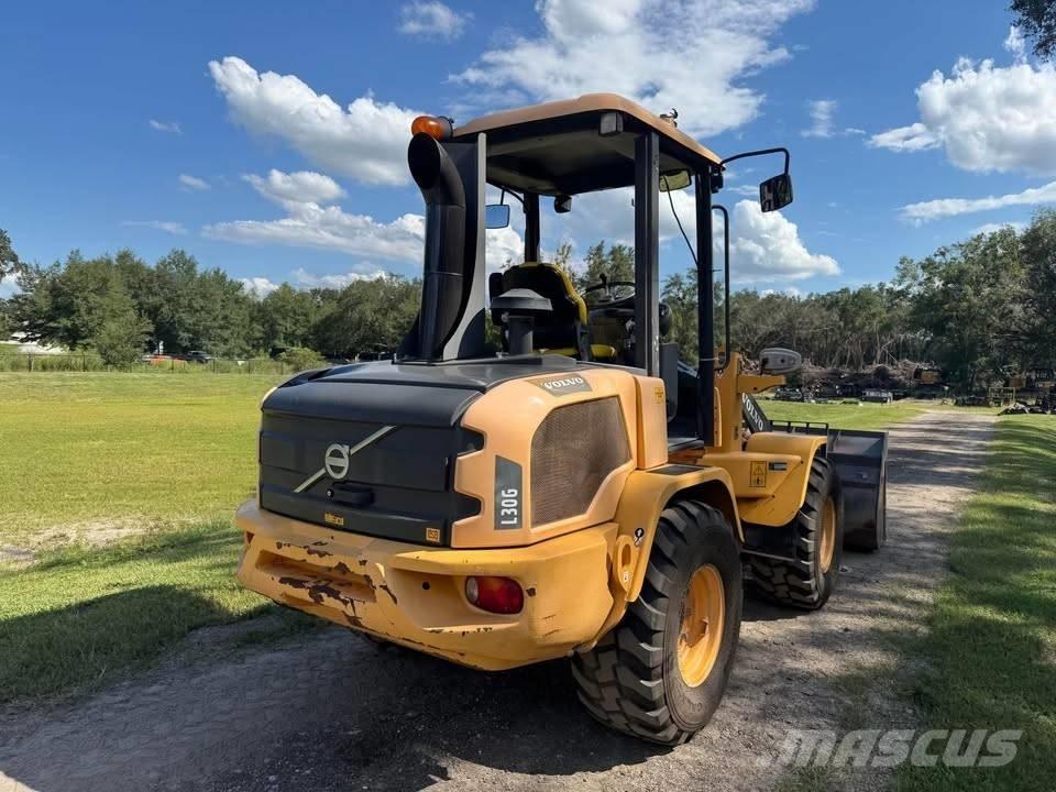Volvo L 30 G Iekrāvēji uz riteņiem