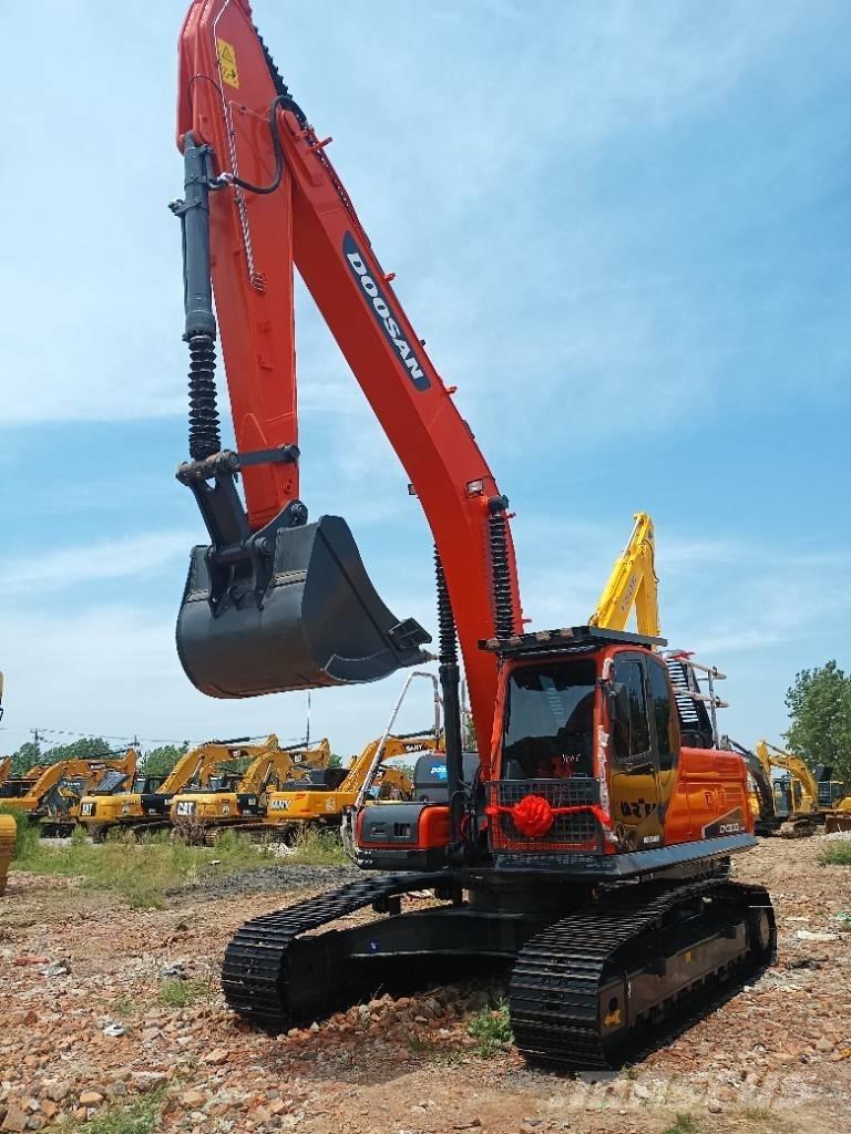 Doosan DX 300 Kāpurķēžu ekskavatori