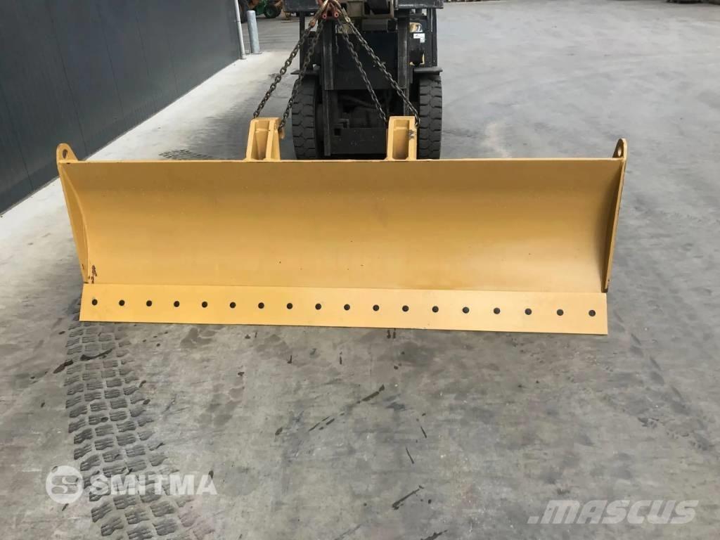 Komatsu QR Naži