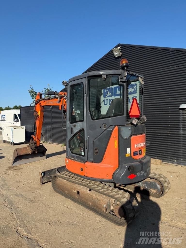 Hitachi ZX 33 Kāpurķēžu ekskavatori