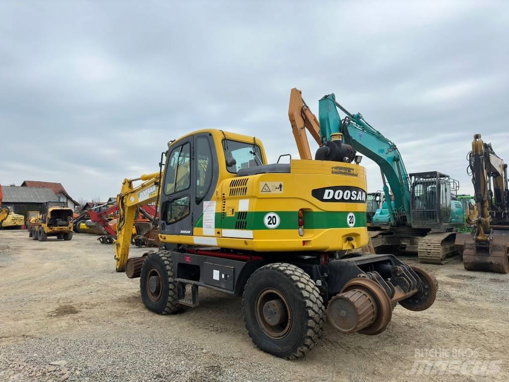 Doosan DX 160 WR Ekskavatori uz riteņiem