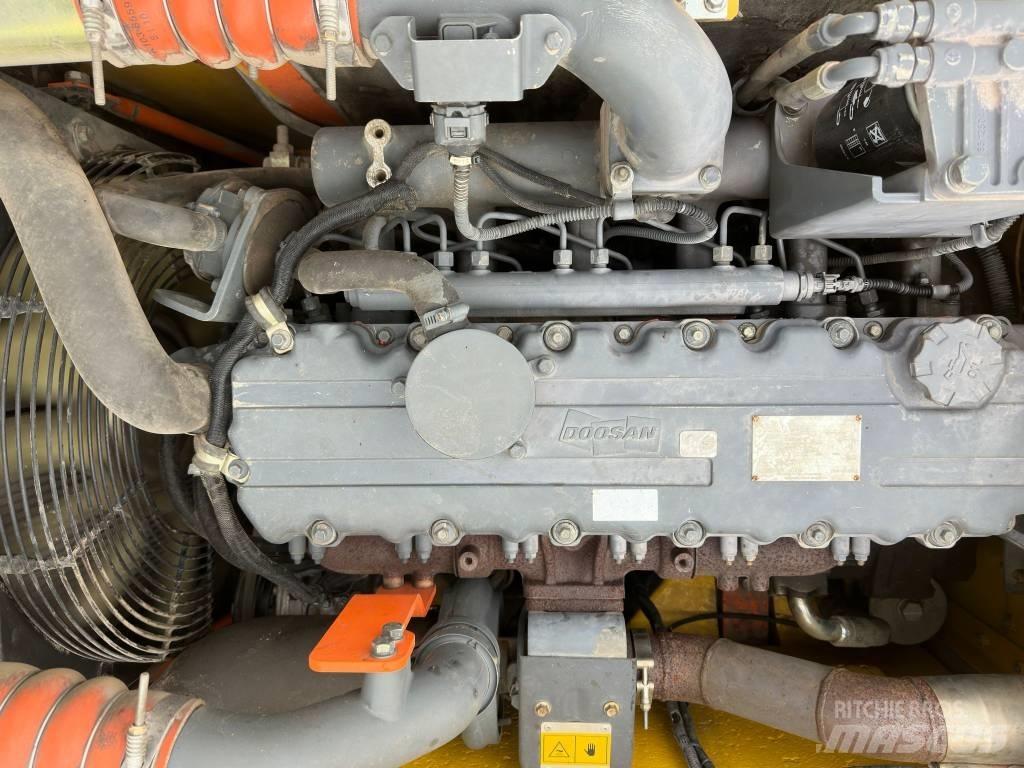 Doosan DX 160 WR Ekskavatori uz riteņiem