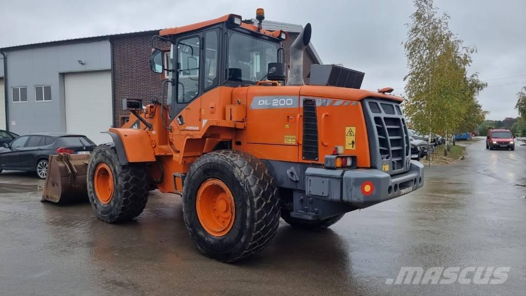 Doosan DL 200-3 Iekrāvēji uz riteņiem