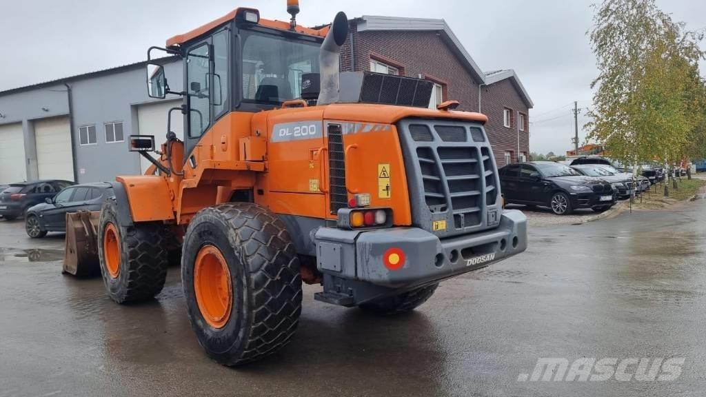 Doosan DL 200-3 Iekrāvēji uz riteņiem