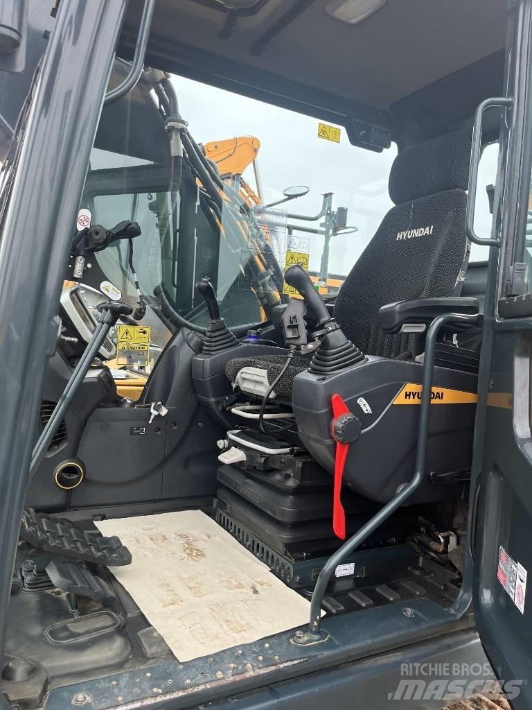 Hyundai HX 220 Kāpurķēžu ekskavatori