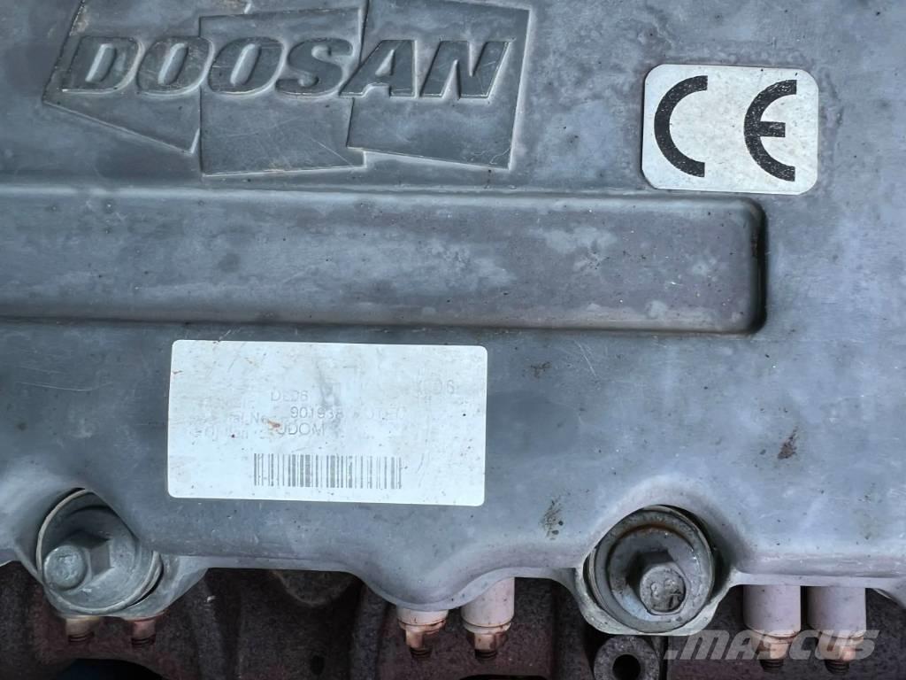 Doosan DX170W Ekskavatori uz riteņiem