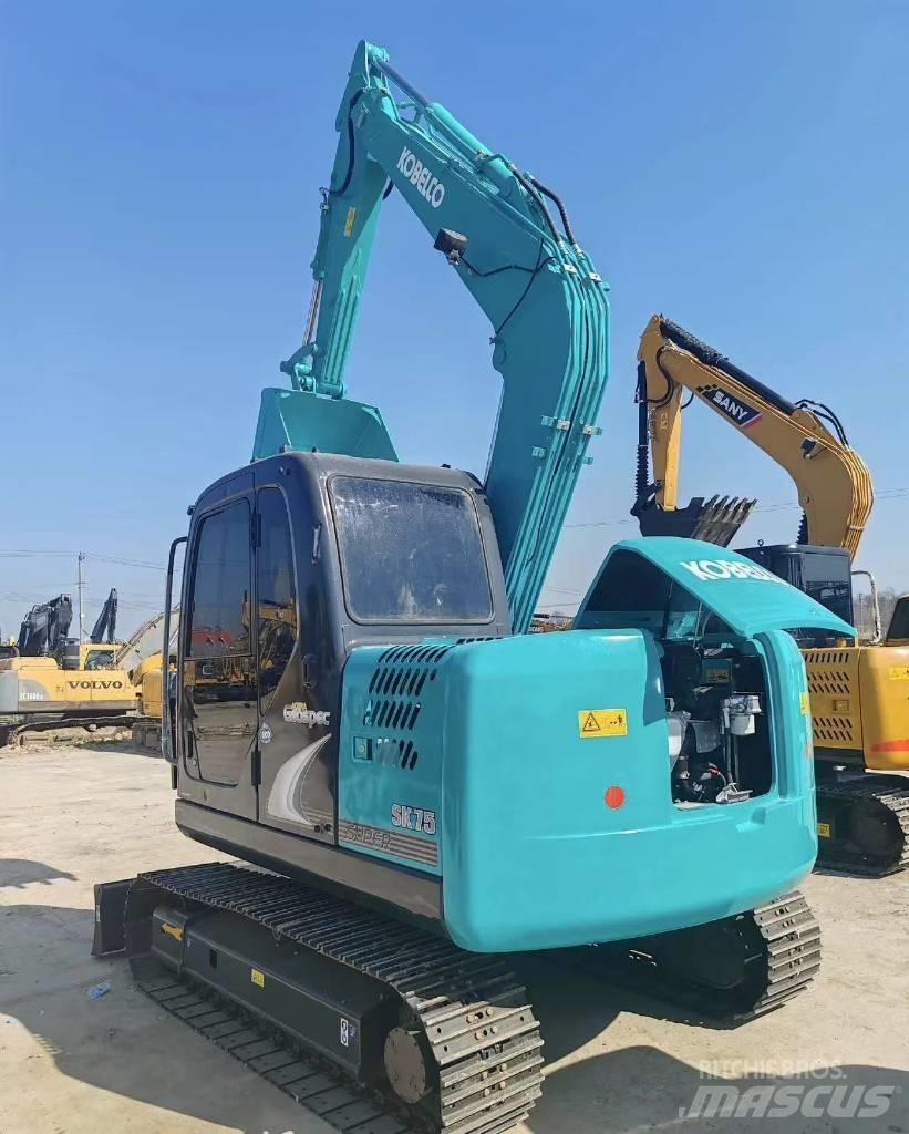 Kobelco SK 75 Kāpurķēžu ekskavatori