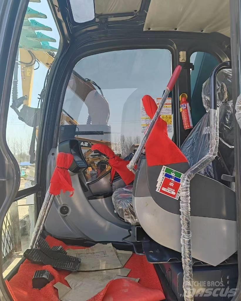 Kobelco SK 75 Kāpurķēžu ekskavatori