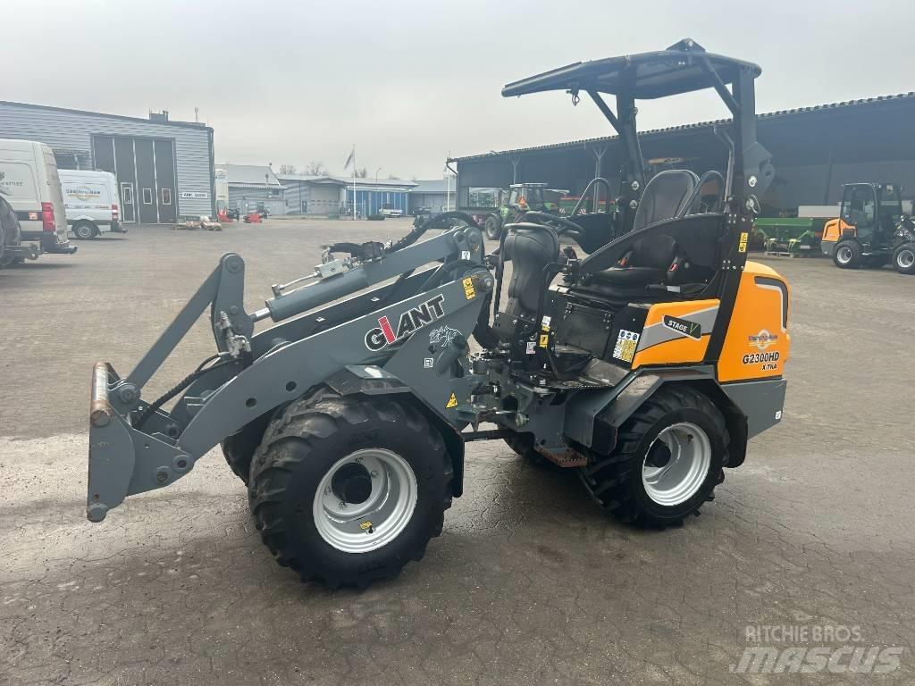 GiANT 2300 Xtra HD Multifunkcionālie iekrāvēji