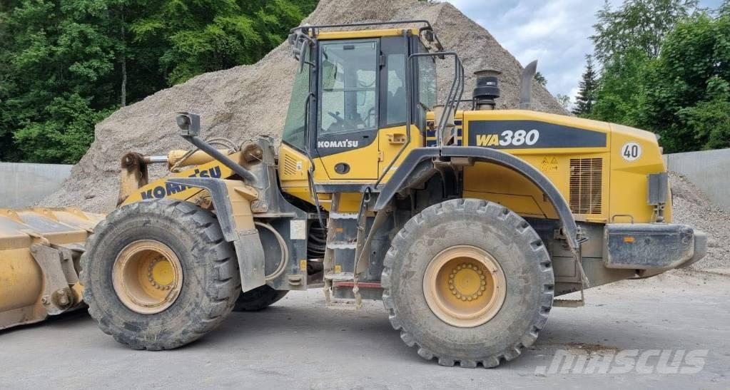 Komatsu WA 380 Iekrāvēji uz riteņiem