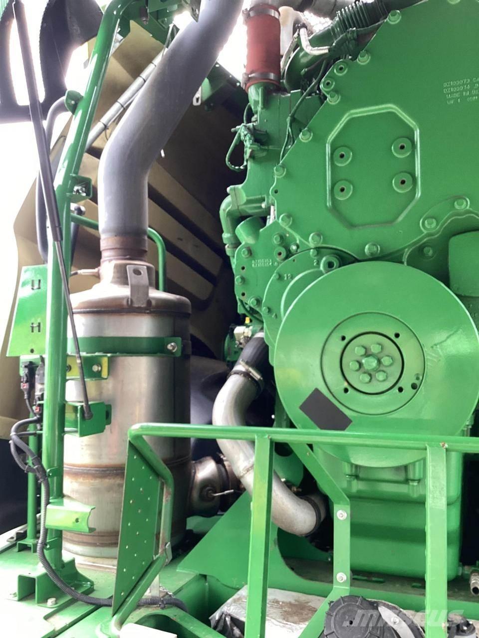 John Deere 8300 Lopbarības novācēji