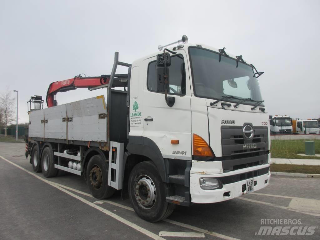 Hino 700 Smagās mašīnas ar celtni