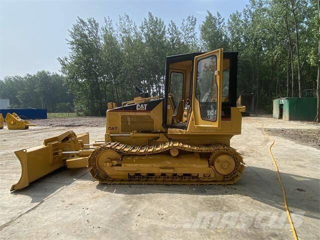 CAT D5G Kāpurķēžu buldozeri