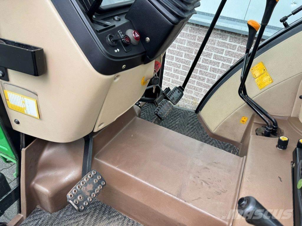 John Deere 5215 Smilšu un sāls kaisītāji