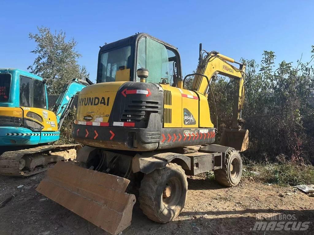 Hyundai R60W-7 Kāpurķēžu ekskavatori