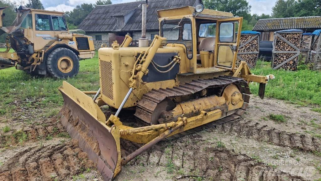 CAT D 4 D Kāpurķēžu buldozeri