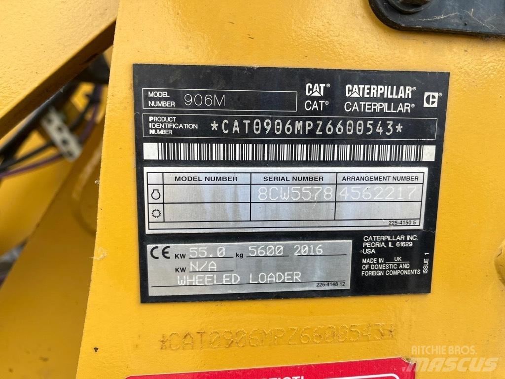 CAT 906M Iekrāvēji uz riteņiem