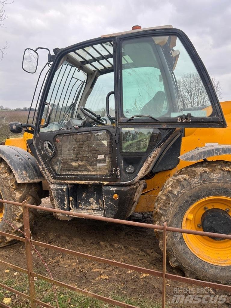 JCB 535-95 Kāpurķēžu ekskavatori