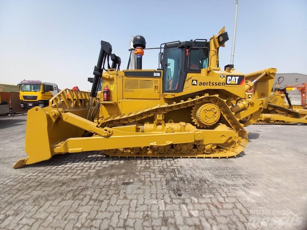 CAT D8R (Abu Dhabi) Kāpurķēžu buldozeri