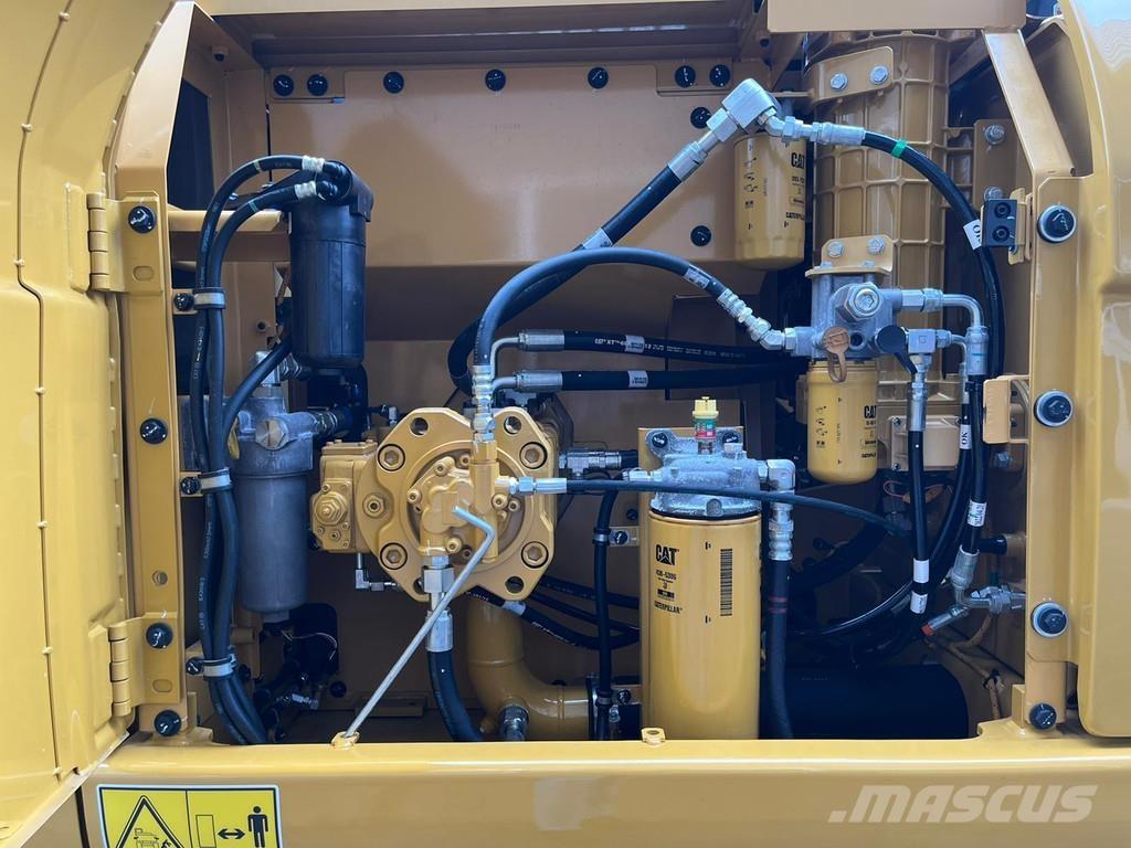 CAT 323D3 Kāpurķēžu ekskavatori