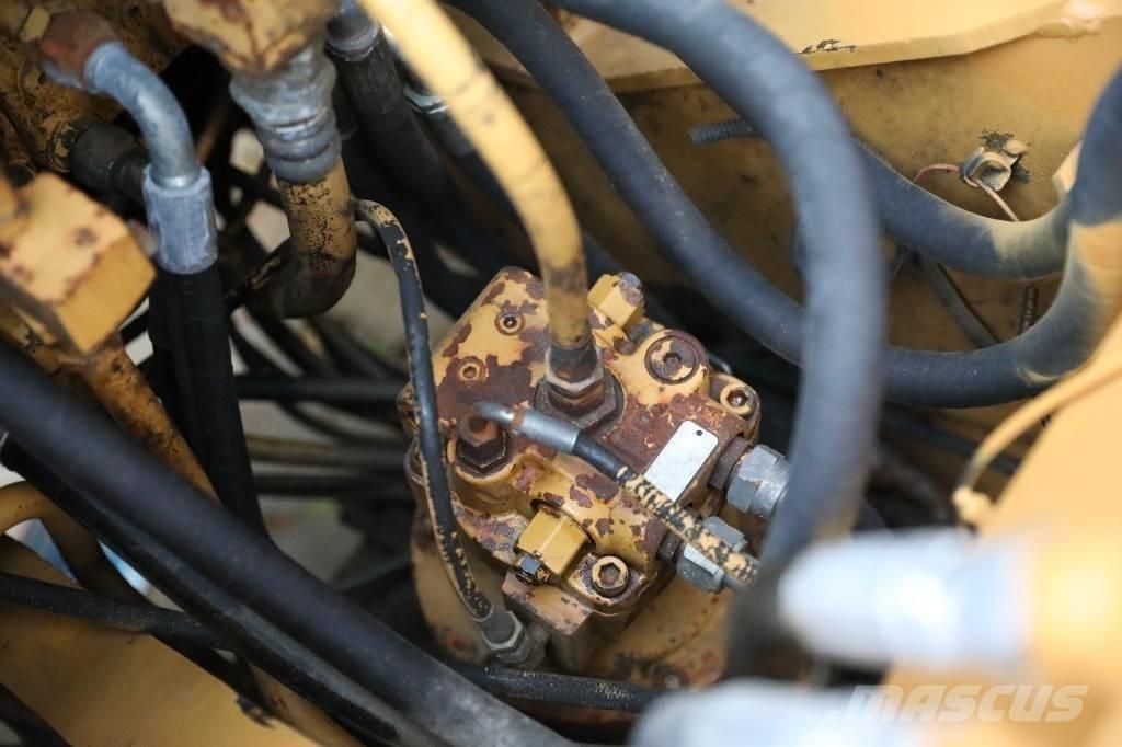 CAT E 70 B Mini ekskavatori < 7 t