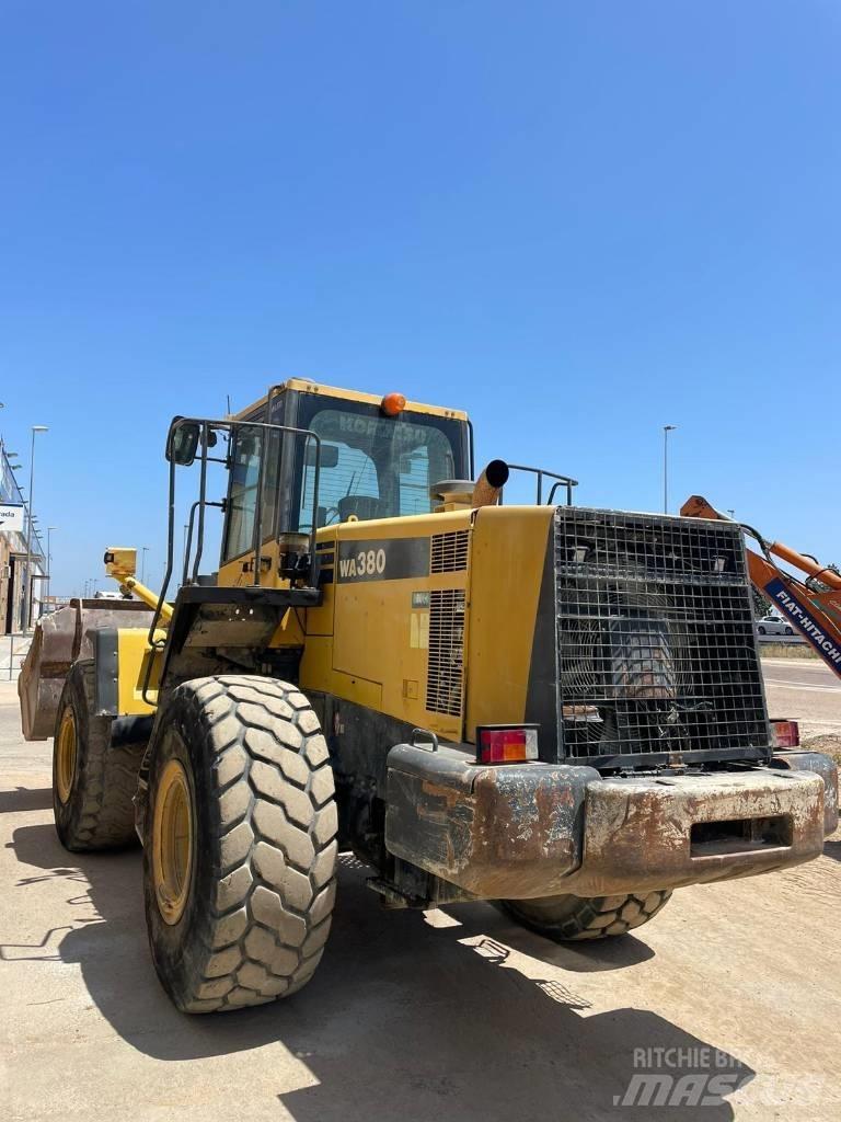 Komatsu WA 380 Iekrāvēji uz riteņiem
