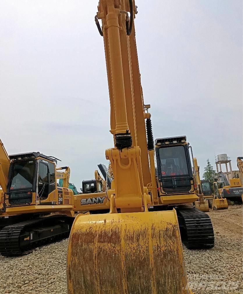 Komatsu PC 210 LC Kāpurķēžu ekskavatori