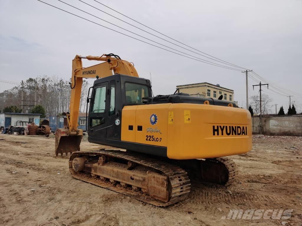 Hyundai R225LC-7 Kāpurķēžu ekskavatori