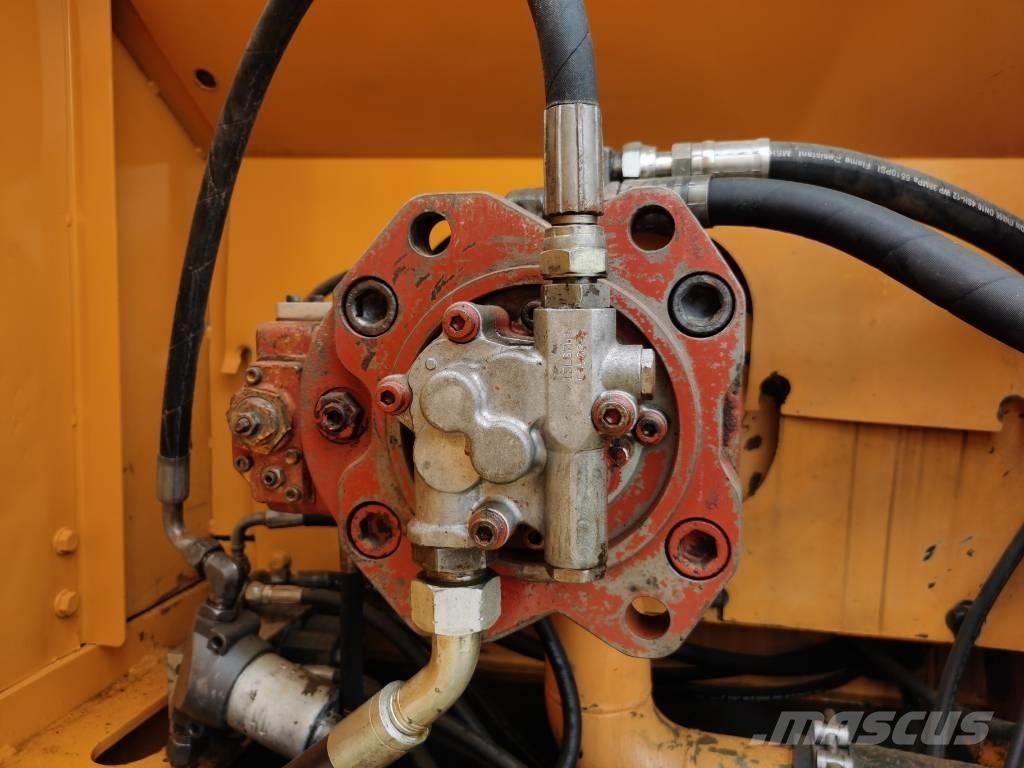 Hyundai R225LC-7 Kāpurķēžu ekskavatori