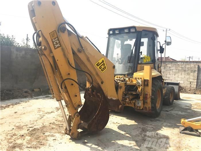 JCB 3 CX Ekskavatori-iekrāvēji