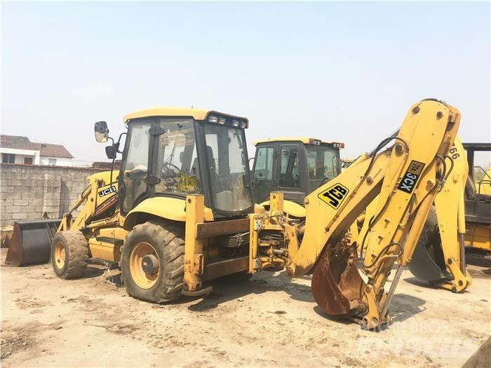 JCB 3 CX Ekskavatori-iekrāvēji