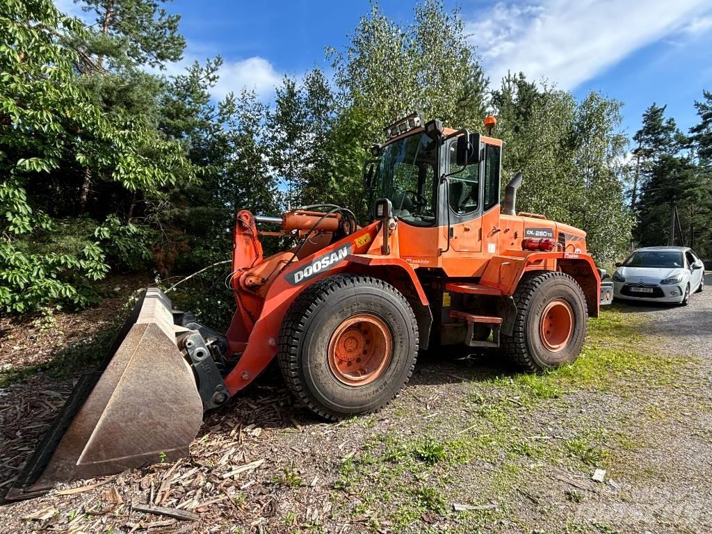 Doosan DL 250Z Iekrāvēji uz riteņiem