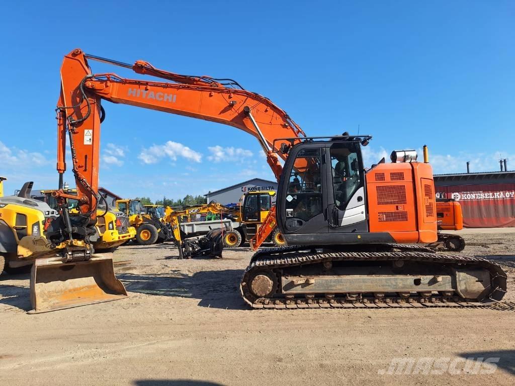 Hitachi ZX225USLC-5 Kāpurķēžu ekskavatori