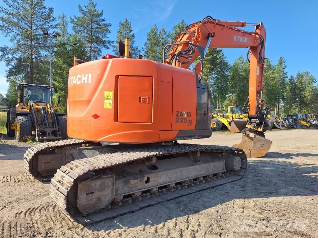Hitachi ZX225USLC-5 Kāpurķēžu ekskavatori