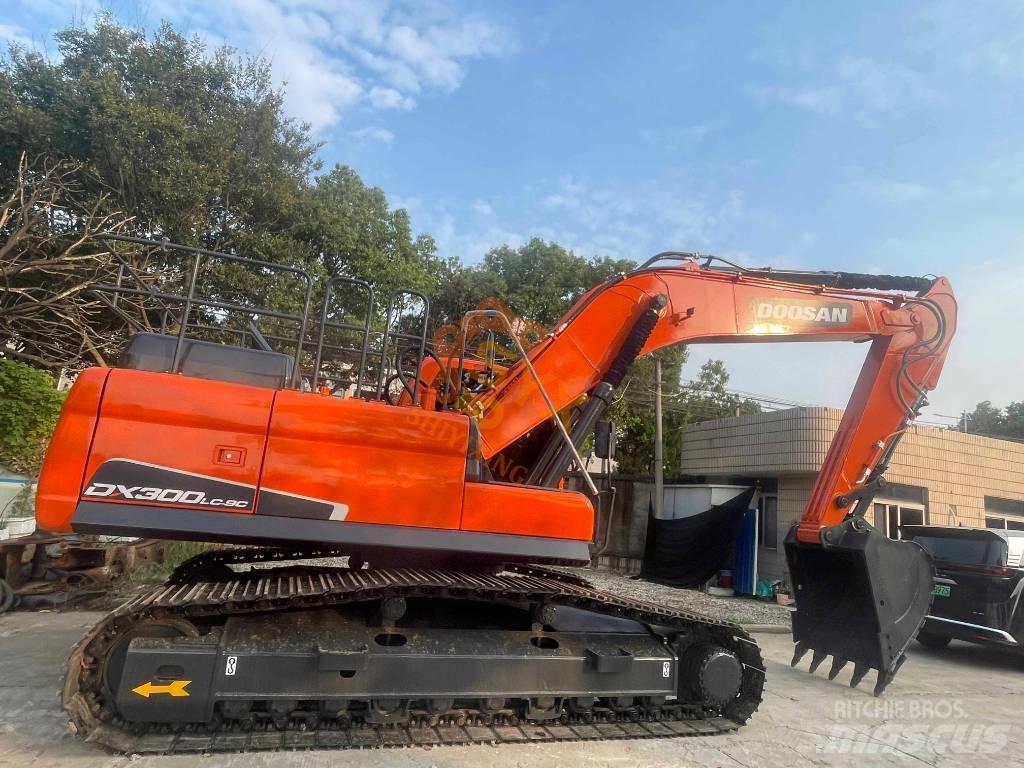 Doosan DX 300 Kāpurķēžu ekskavatori