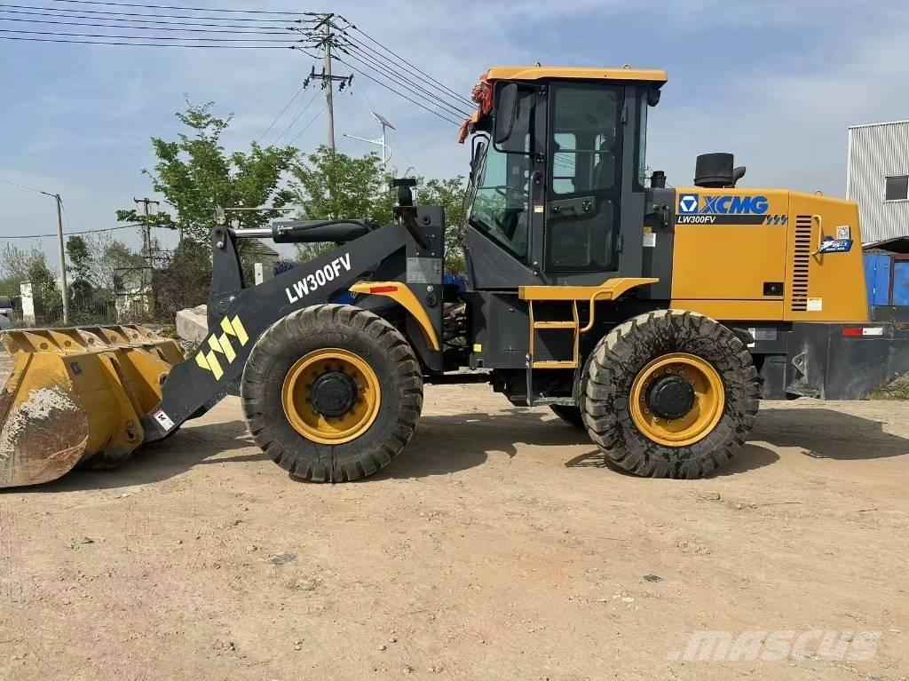 XCMG LW 300 FV Iekrāvēji uz riteņiem