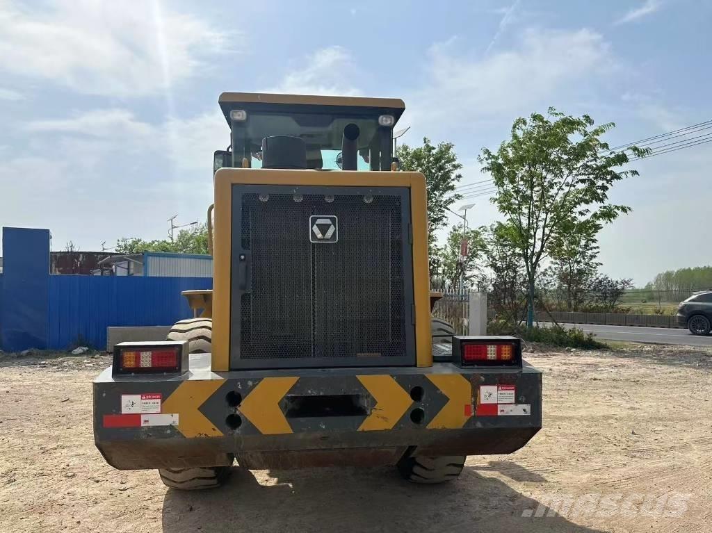 XCMG LW 300 FV Iekrāvēji uz riteņiem