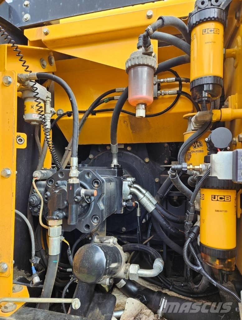 JCB JS 131 LC Kāpurķēžu ekskavatori