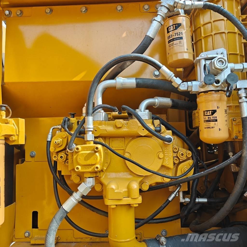CAT 323 D L Kāpurķēžu ekskavatori
