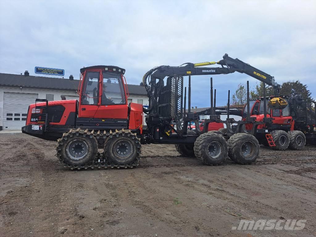 Komatsu 855 Forvarderi