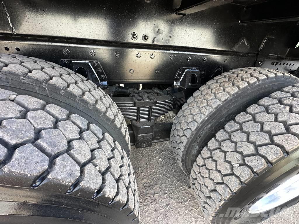 Freightliner 114 SD Kombinētās vakumsūkņa mašīnas