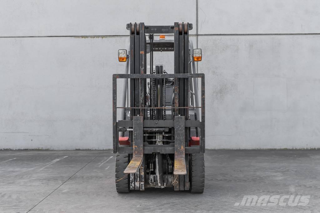 Manitou MI 25 D Tehnika ar dīzeļa dzinēju