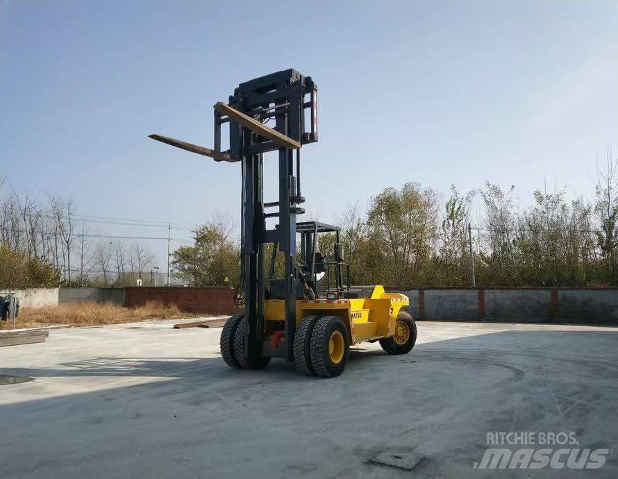 Komatsu FD 200 Tehnika ar dīzeļa dzinēju
