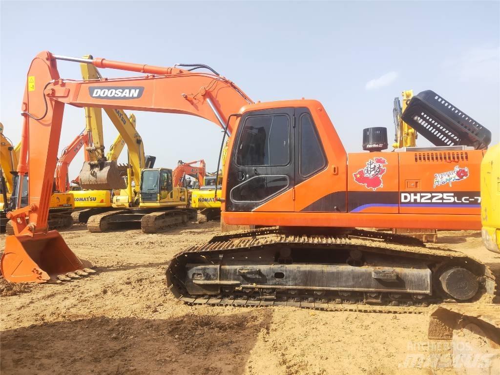 Doosan DH225LC-7 Kāpurķēžu ekskavatori