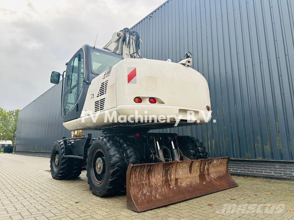 JCB JS 145 W Ekskavatori uz riteņiem